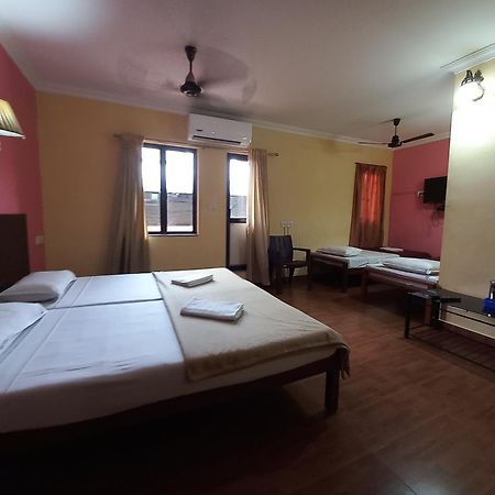 Hotel Srinivas Kochi Esterno foto