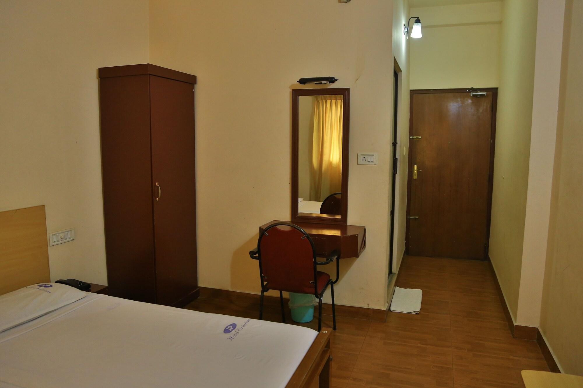 Hotel Srinivas Kochi Esterno foto