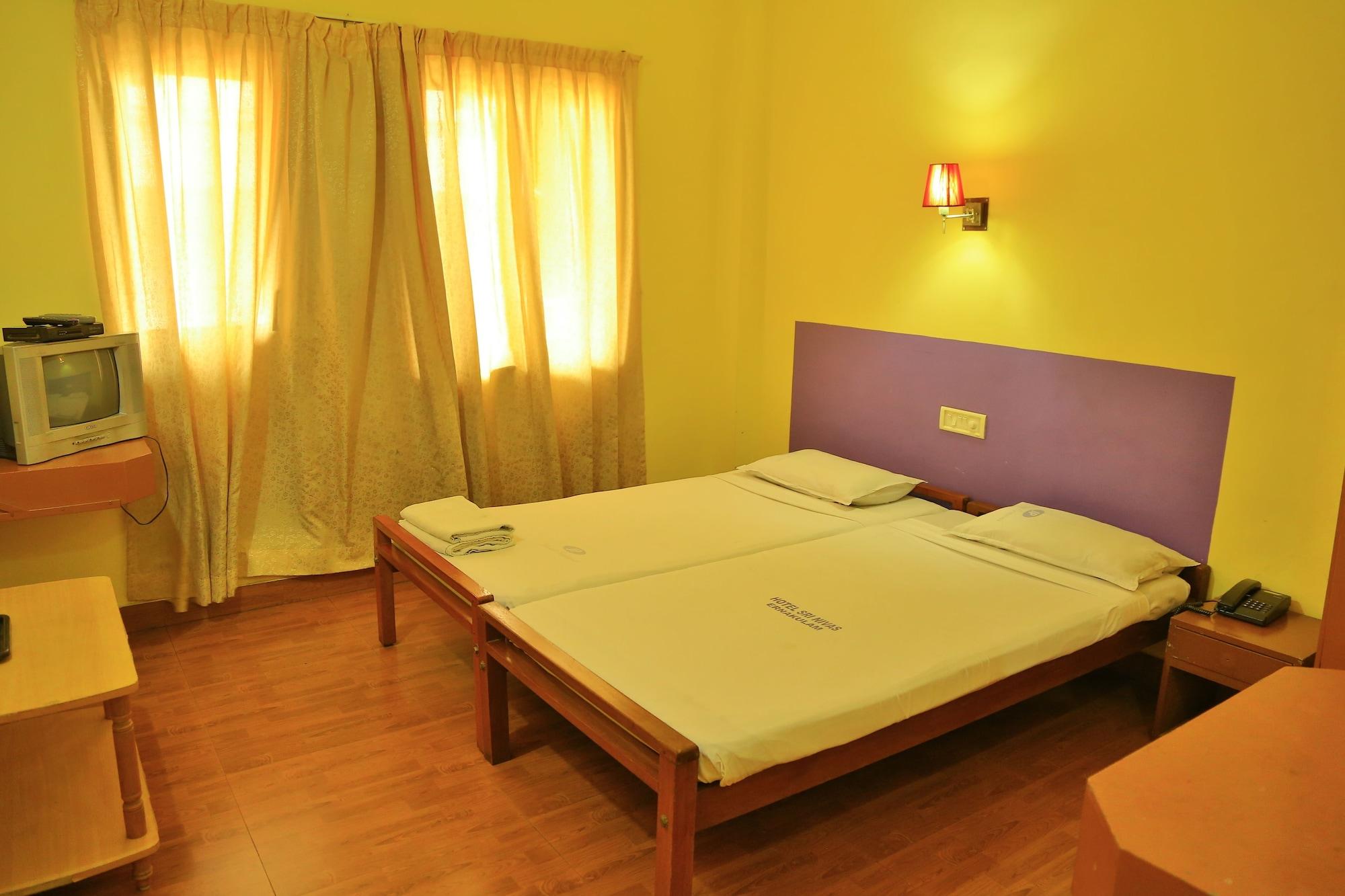 Hotel Srinivas Kochi Esterno foto
