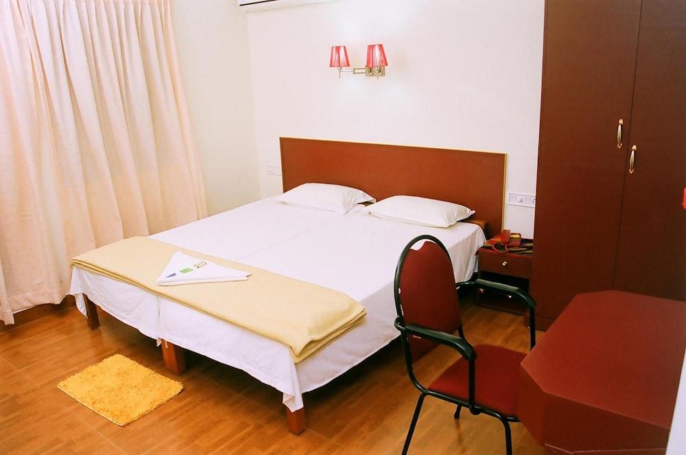 Hotel Srinivas Kochi Esterno foto