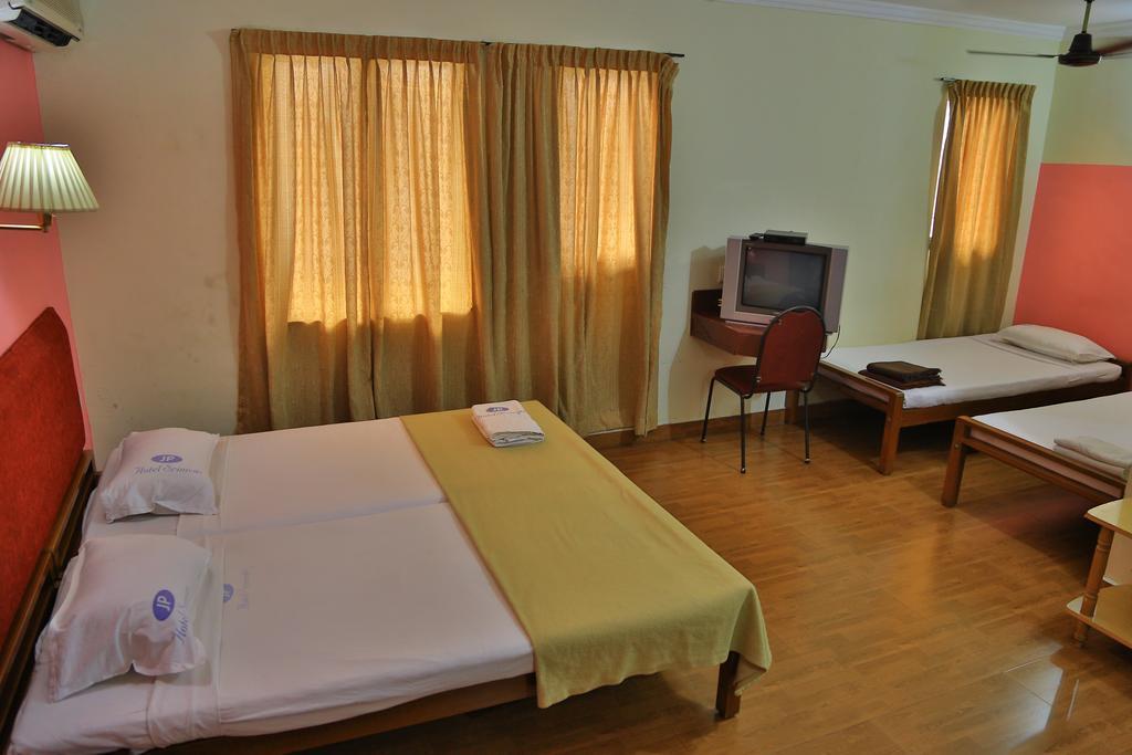 Hotel Srinivas Kochi Esterno foto