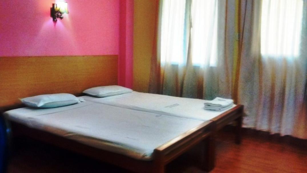 Hotel Srinivas Kochi Esterno foto