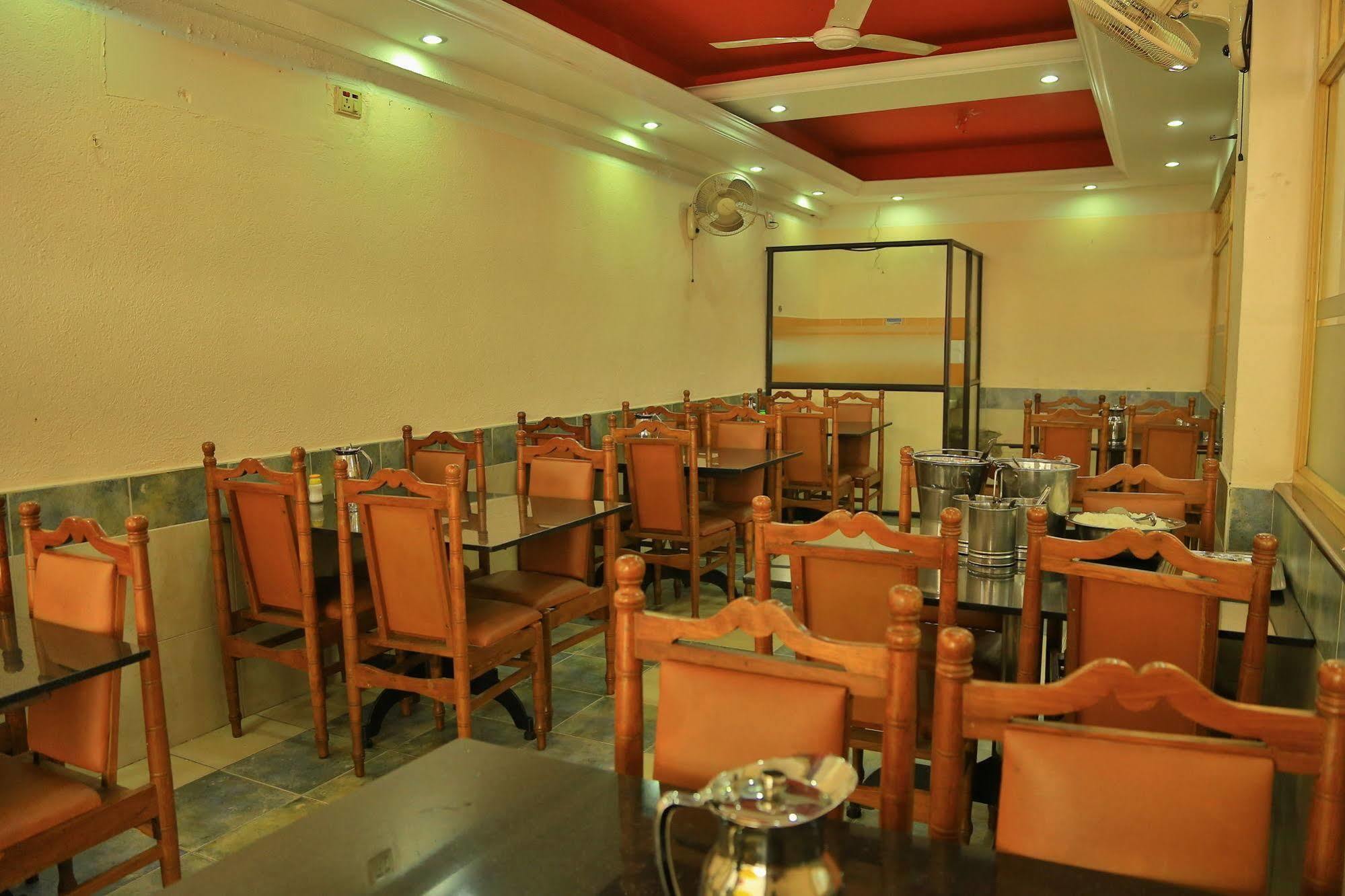 Hotel Srinivas Kochi Esterno foto