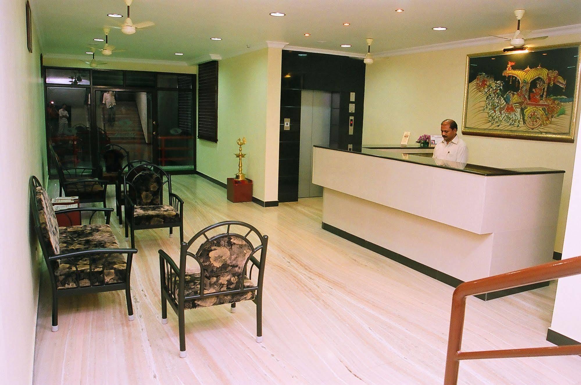 Hotel Srinivas Kochi Esterno foto