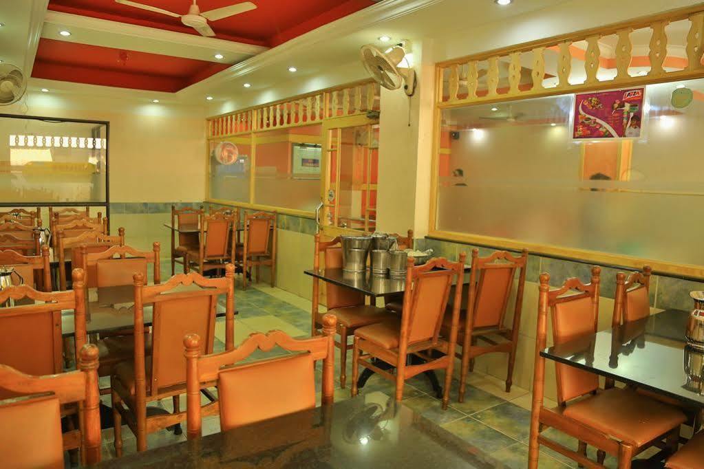 Hotel Srinivas Kochi Esterno foto